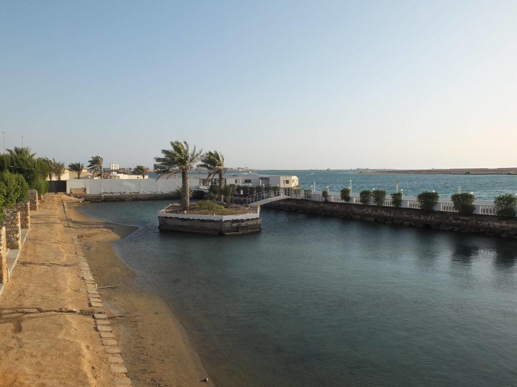 Al Ahmadi Plaza Resort Yanbu Exteriör bild