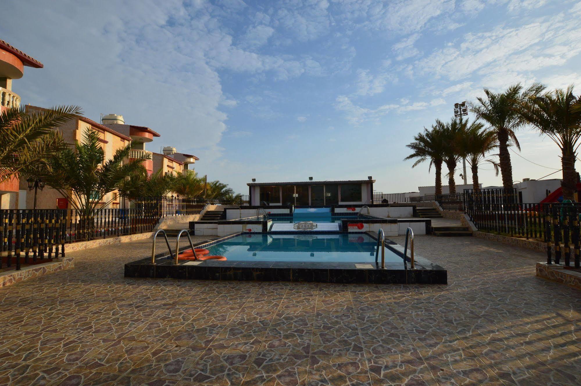 Al Ahmadi Plaza Resort Yanbu Exteriör bild